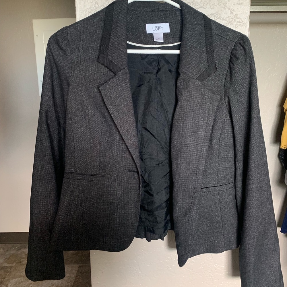 Woman’s blazer loft